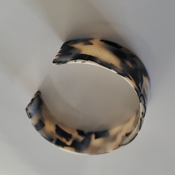 Boutique Multi Colored Plastic Slightly Stretchy Push On Bracelet - Picture 2 of 4